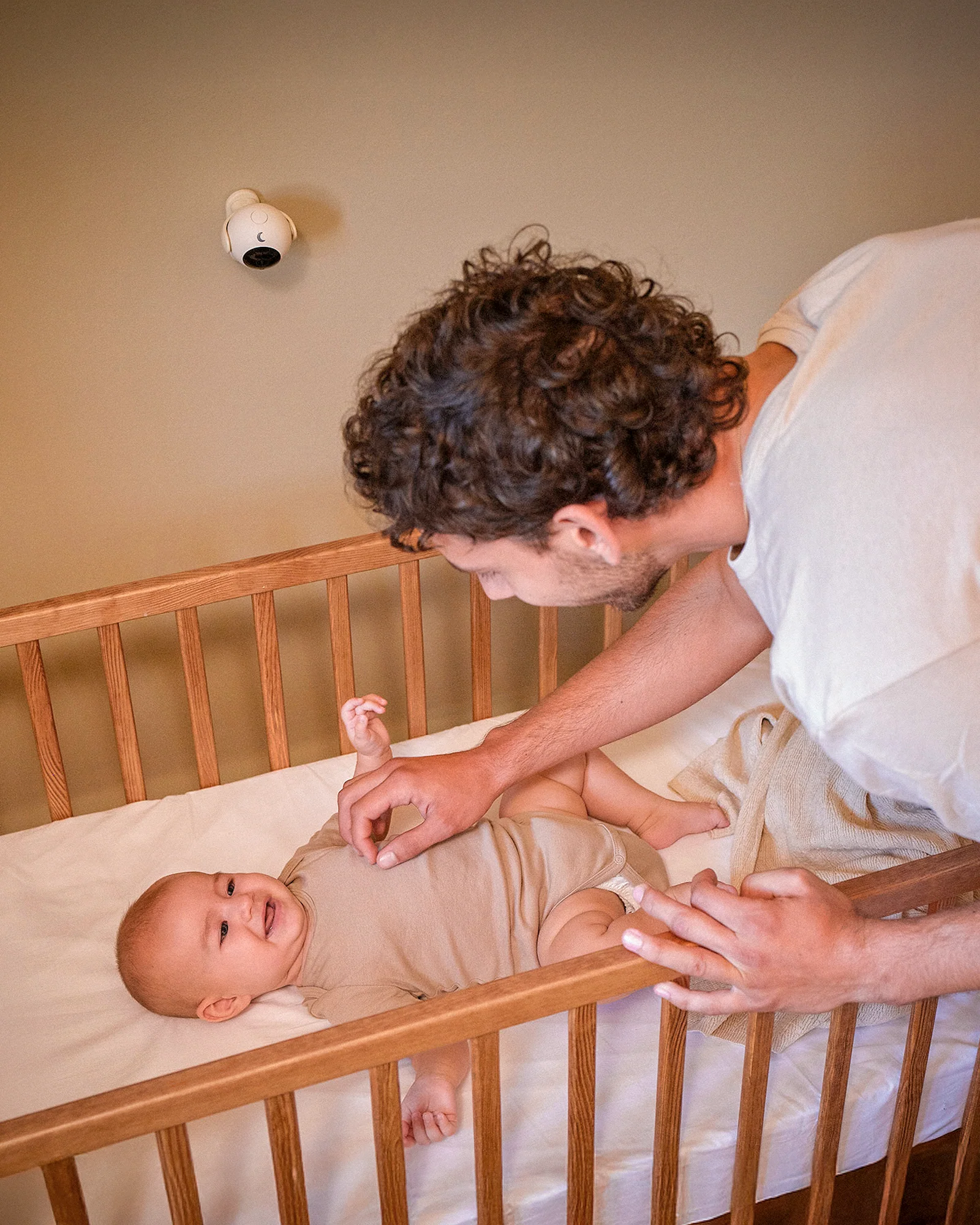 Vægophæng til Intelligent babyalarm med kamera - Image 3